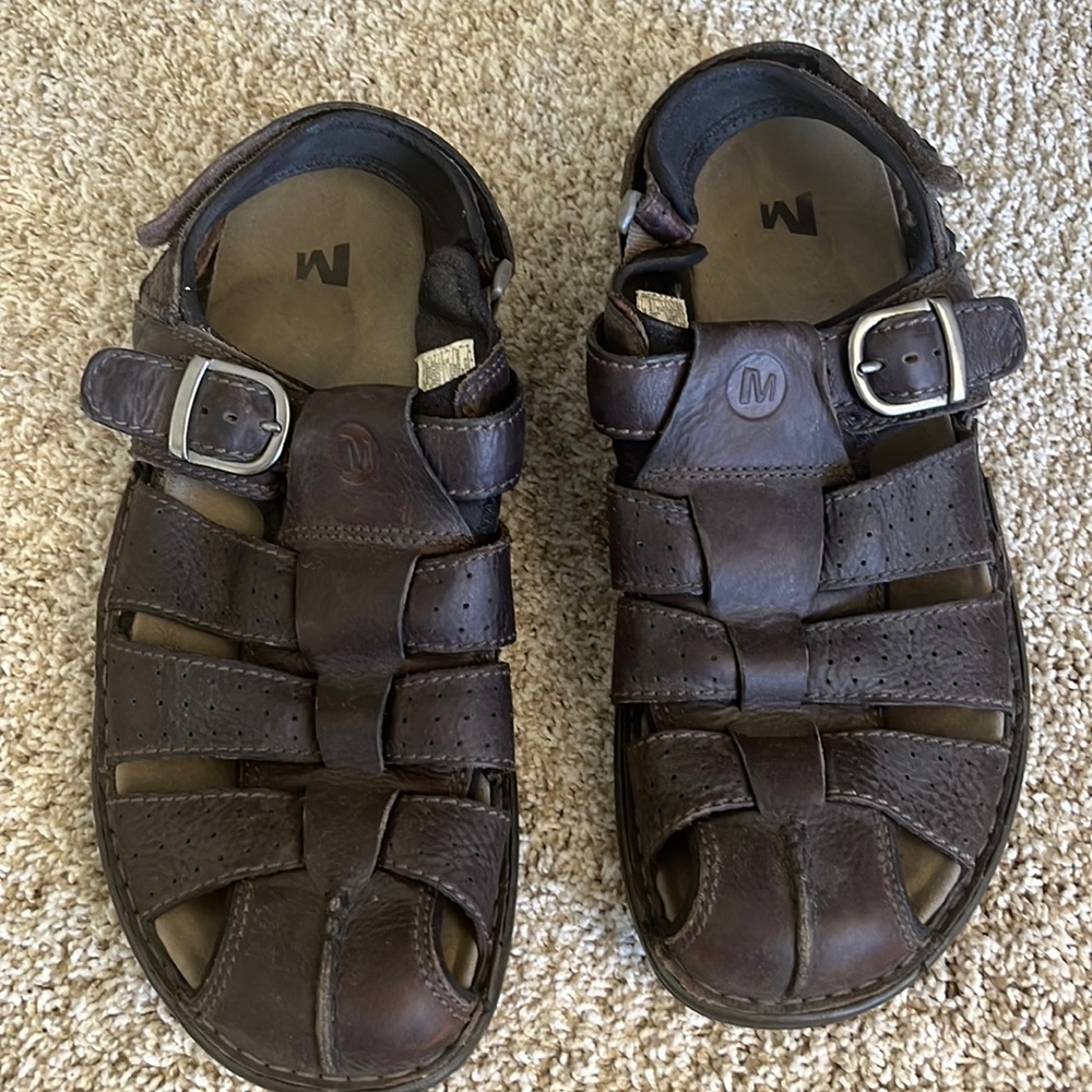 EUC Merrell sandals 14